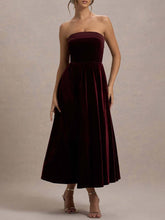 Elegantes, auffälliges, plissiertes Bandeau-Midikleid aus Samt und Satin mit Ausschnitt